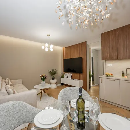 Blizko Stanice Podtatranskeho 7 Center 3 Apartment *